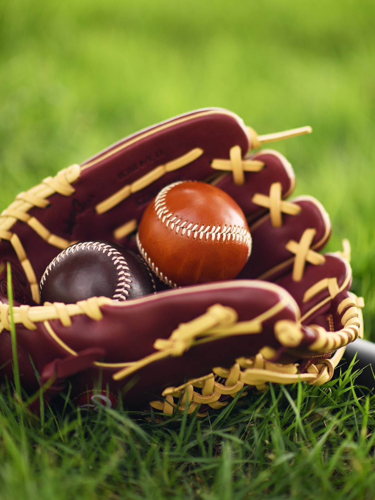 Handmade Vegetable-Tanned Cowhide Baseball – Artisan Leather Collectible