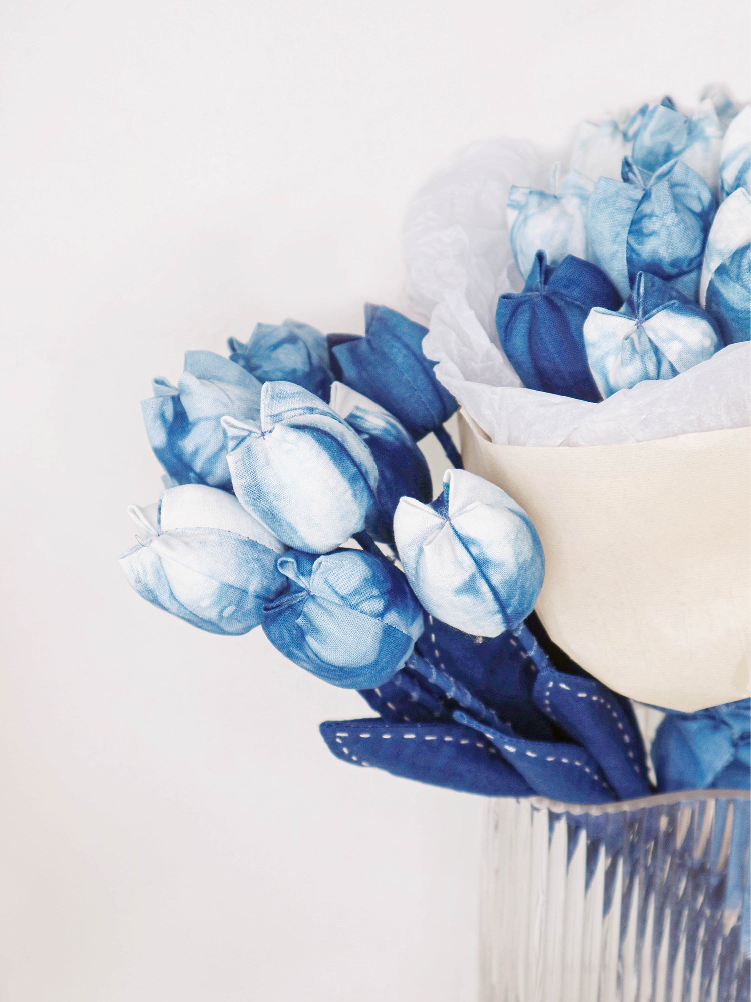 Tie-Dye Creative Gift Tulip Handmade DIY Fabric Artificial Flower Blue-Dye Environmental Creative Home Decor Homestay Soft Decoration Ornament