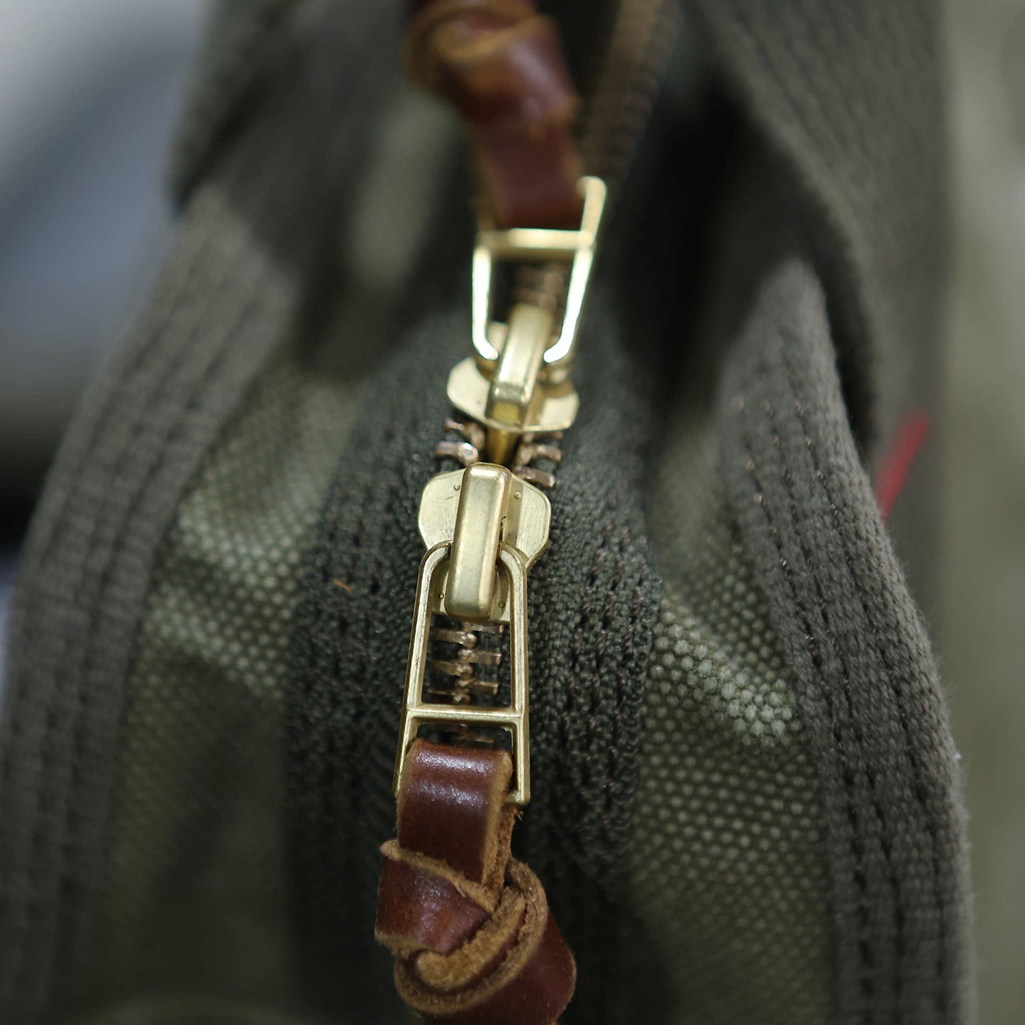 Heavyweight Canvas Pilot Crossbody Bag – Military Green