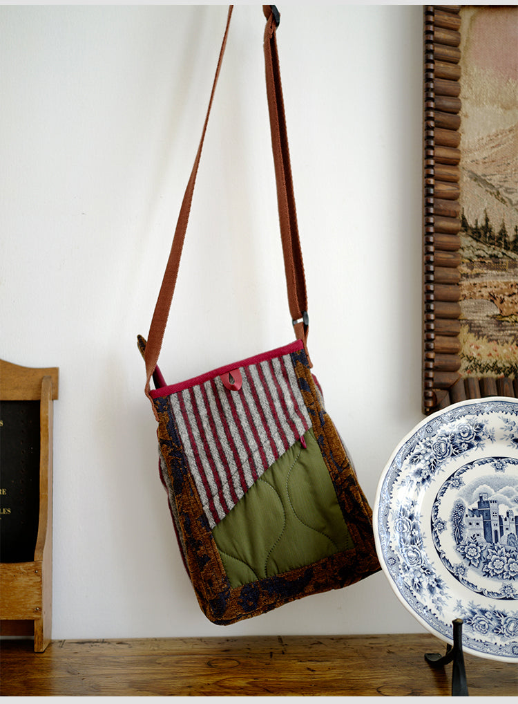 Original 2024 Autumn Winter New Wool Lightweight Crossbody Phone Bag Retro Niche Mini Bag