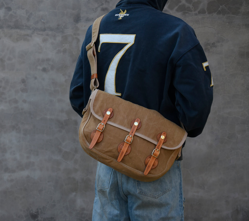 Heavy-Duty Washed Vintage Canvas with Top Layer Cowhide Single Shoulder Crossbody Bag Travel Bag Cycling Bag Large Three Yuan Bag