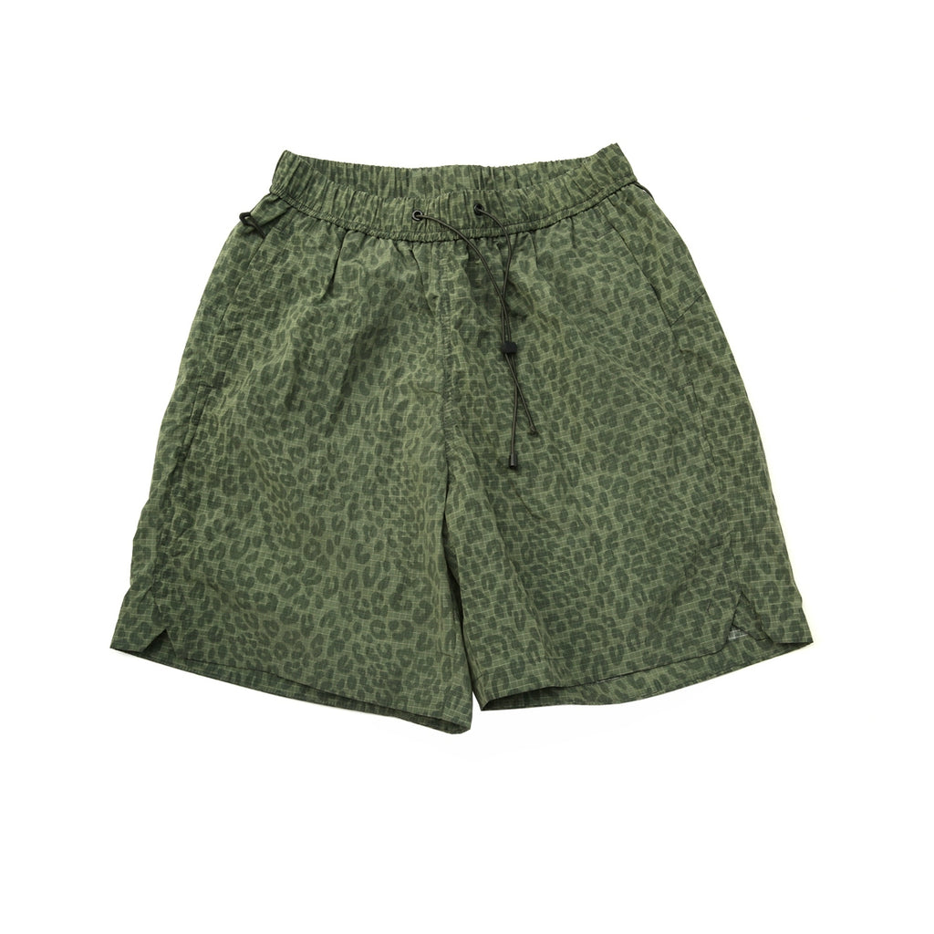 Casual basic commuter all-weather leopard print beach shorts