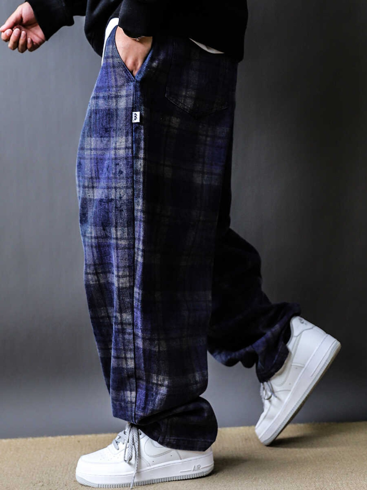 Japanese retro plaid pants men's loose straight leg wide-leg casual long pants trendy brand 2024 spring and autumn versatile silhouette