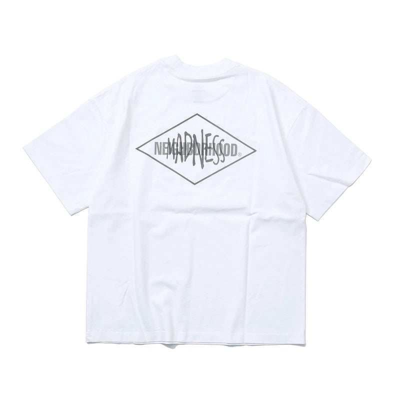 short-sleeved T-shirt