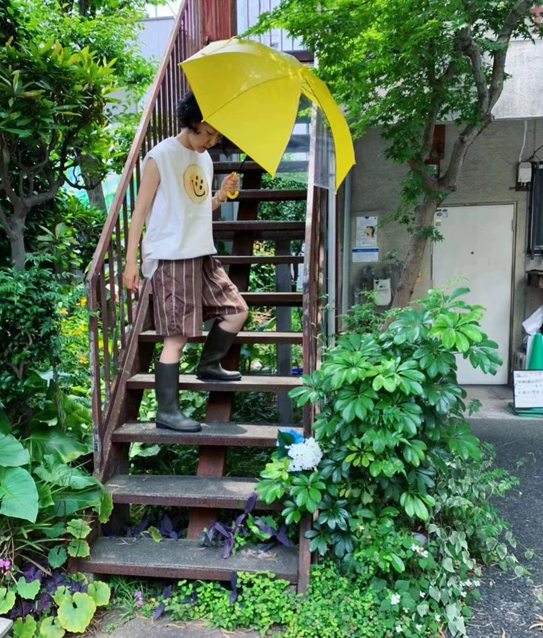 Four-eye smiley face tree stump annual ring casual day tide sleeveless T-shirt vest