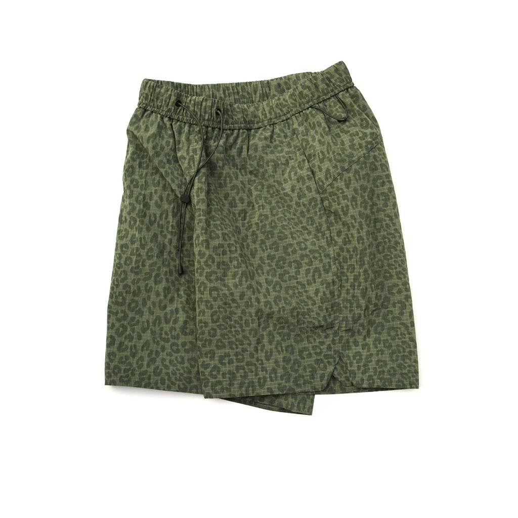 Casual basic commuter all-weather leopard print beach shorts