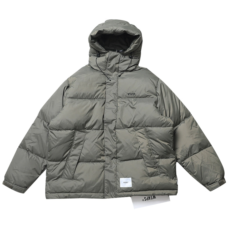 Thick, warm and waterproof mid-length down jacket