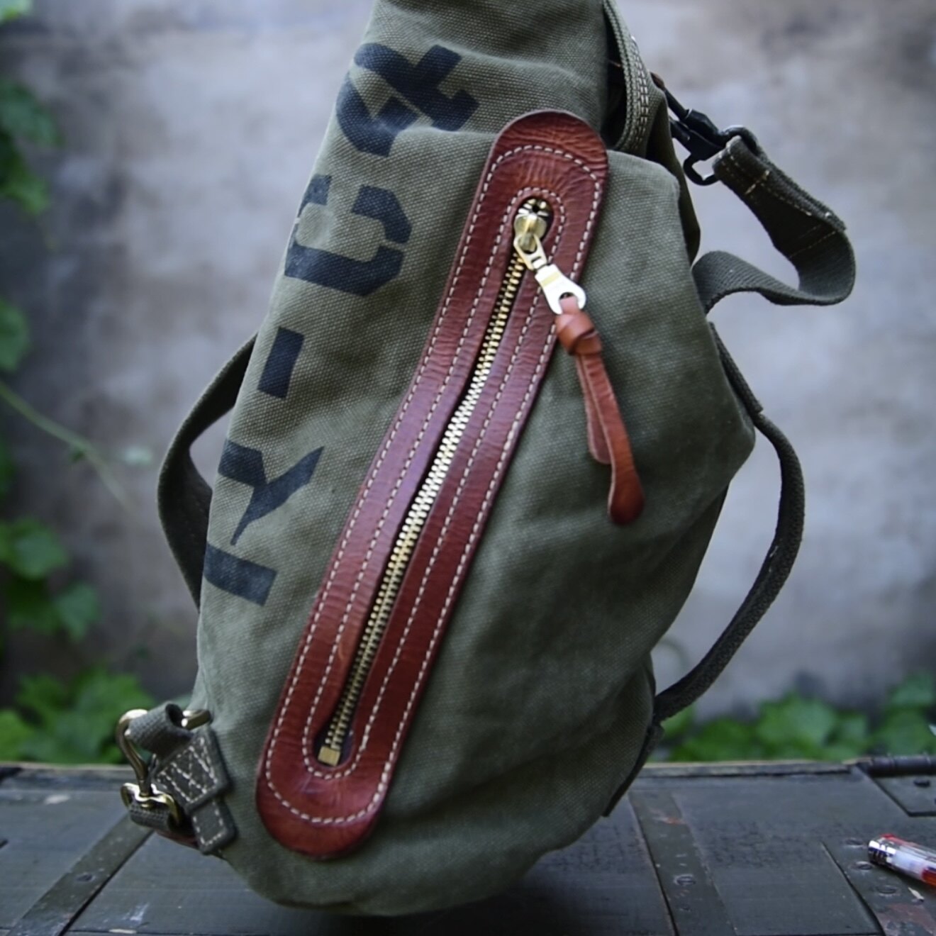 حقيبة كتف واحدة قماش سميك صناعة ثقيلة للرجال، حقيبة كروس عتيقة، حقيبة كاجوال، حقيبة صدر بنمط عسكري 8453