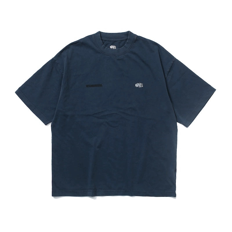 short-sleeved T-shirt