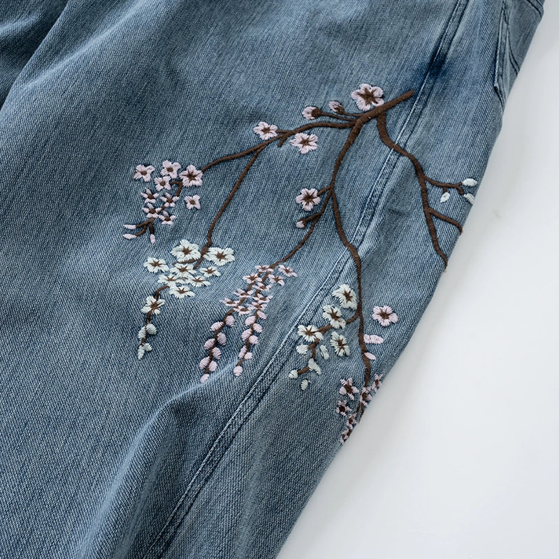 Plum Blossom Embroidery Skinny Washed Jeans