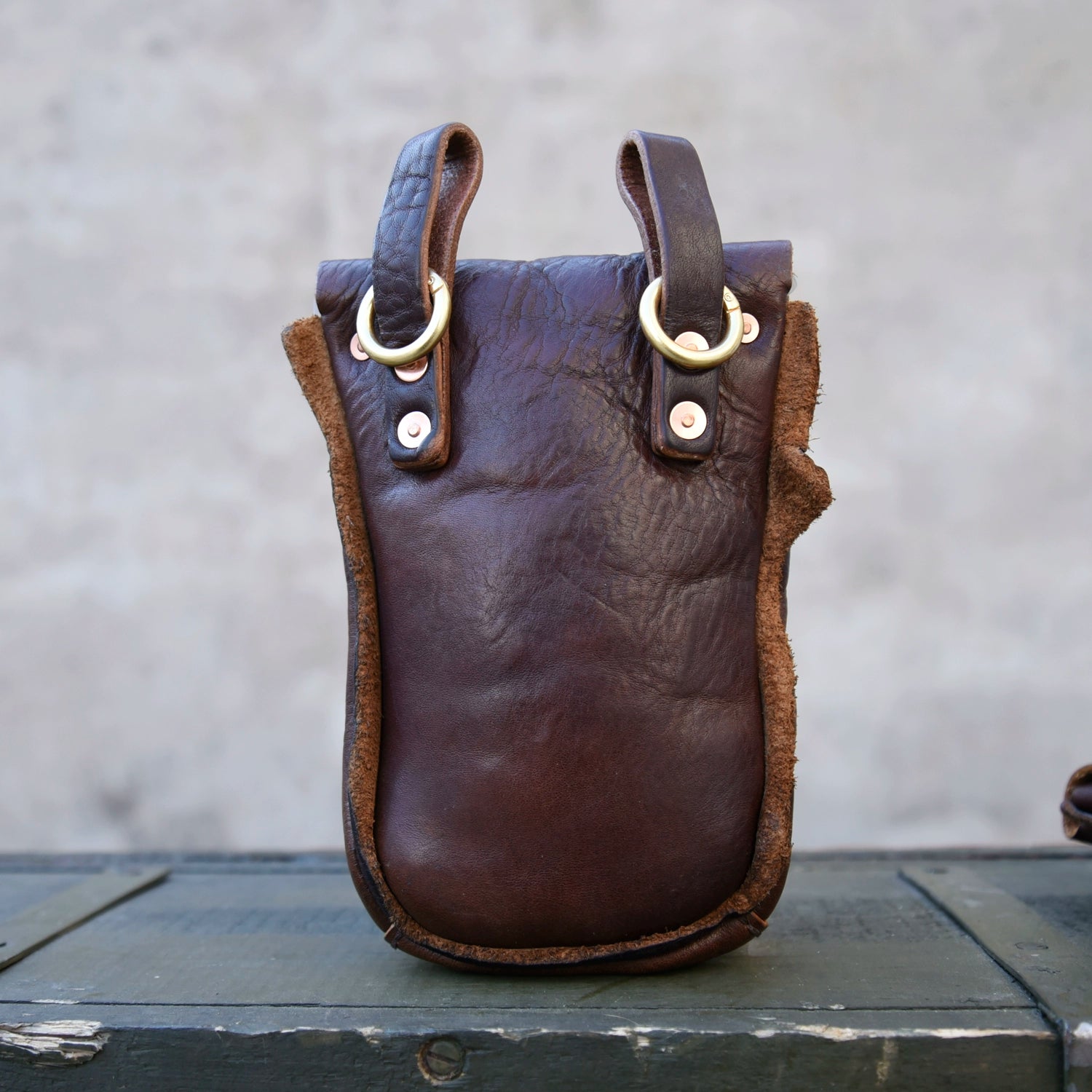 Imported thickened high-grease first layer cowhide handmade one-shoulder crossbody bag, waist bag, men's bag, mobile phone bag, hanging bag, trendy cool