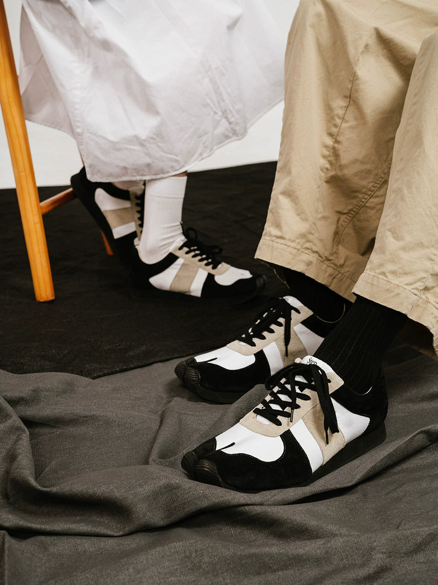 SteppyX Tabito Tabi Trainer Split Toe Sneakers are breathable, lace-up, casual color-blocking