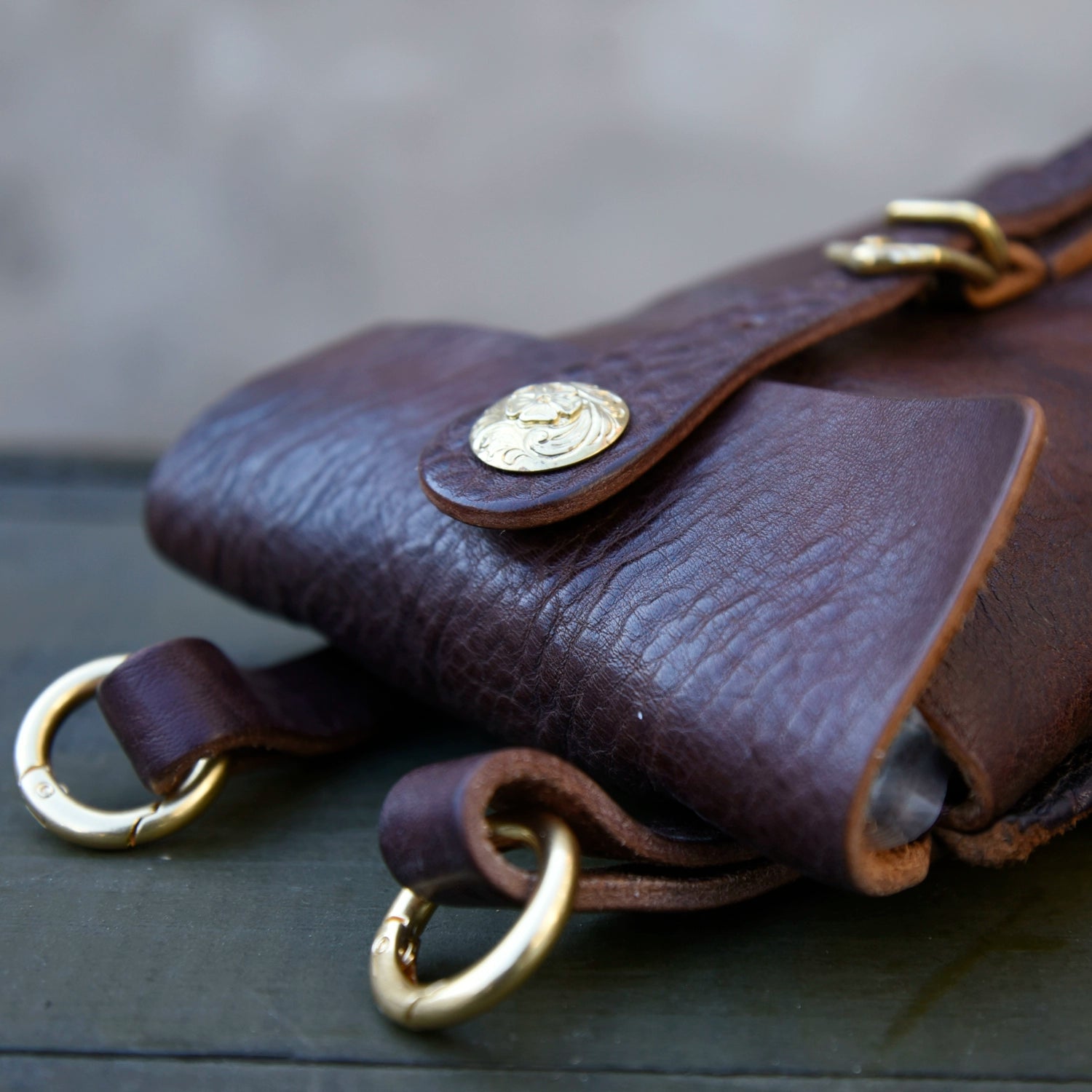 Imported thickened high-grease first layer cowhide handmade one-shoulder crossbody bag, waist bag, men's bag, mobile phone bag, hanging bag, trendy cool