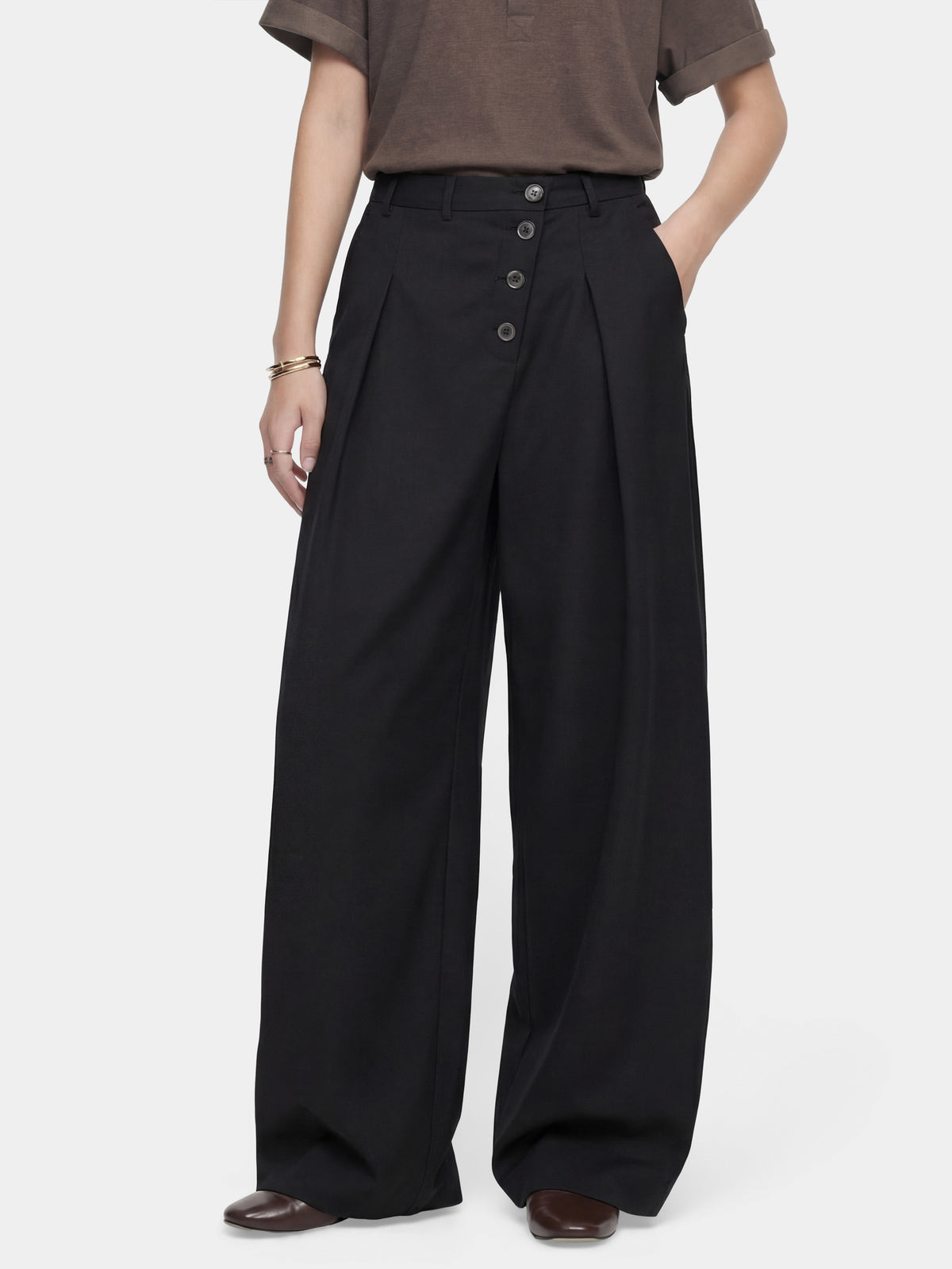 Wide-Leg Trousers – Diagonal Buttons & Deep Pleats