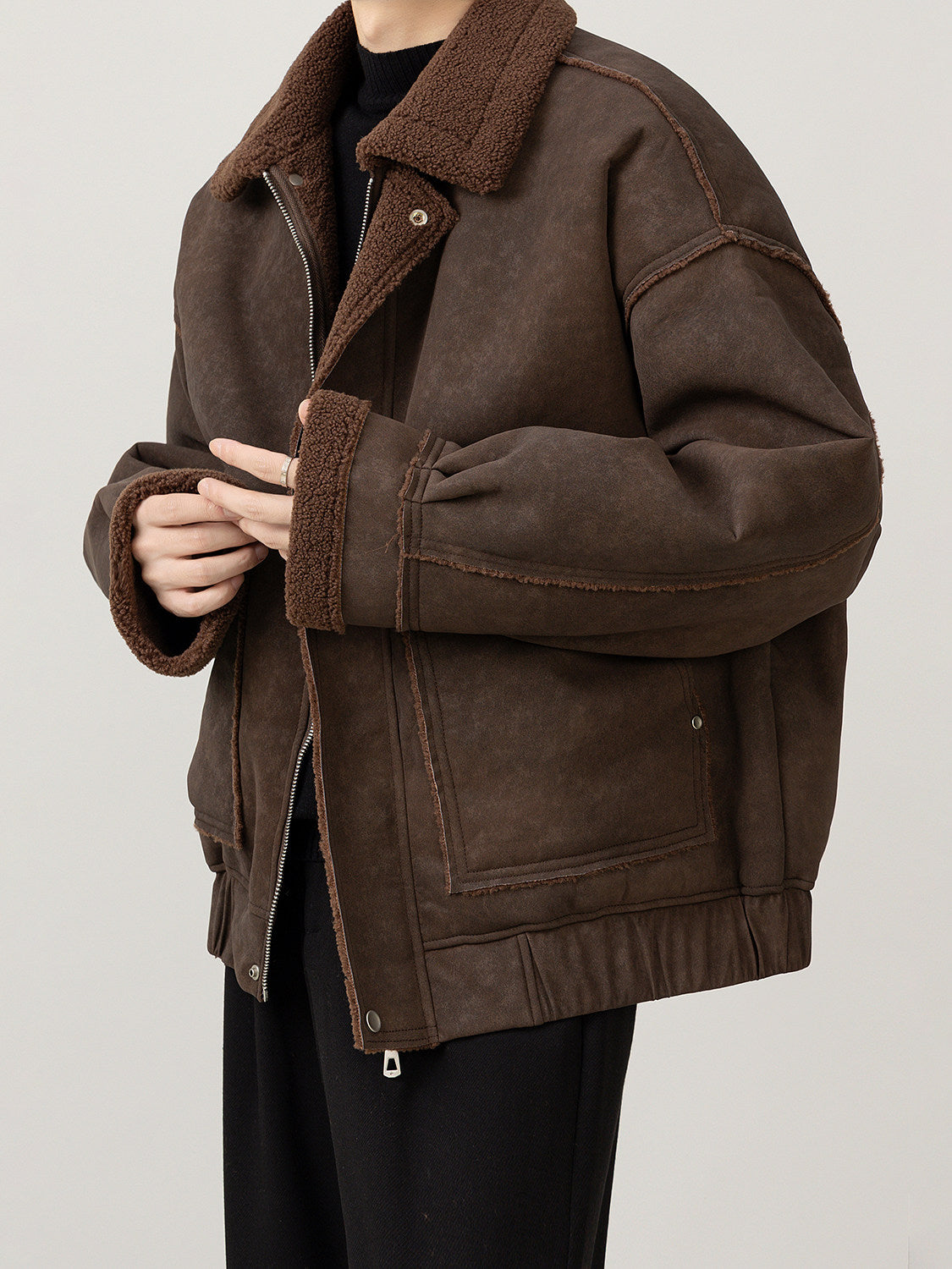 Fleece-Collar Jacket – Riveted Pockets & Boxy Fit