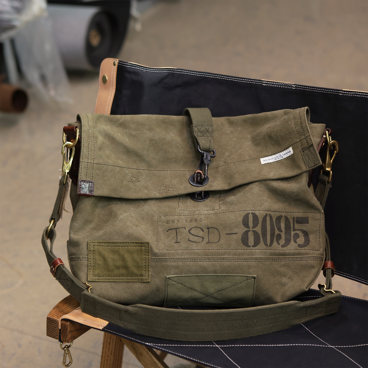 Military Canvas Crossbody Bag – Vintage Distressed Hardware Unisex – Japanese vintage | fall outfits 2026 | fall winter outfits | classy winter outfits | lazy comfy outfits | japanese streetwear | vintage workwear | yamalin clothes | Yamalinclothes