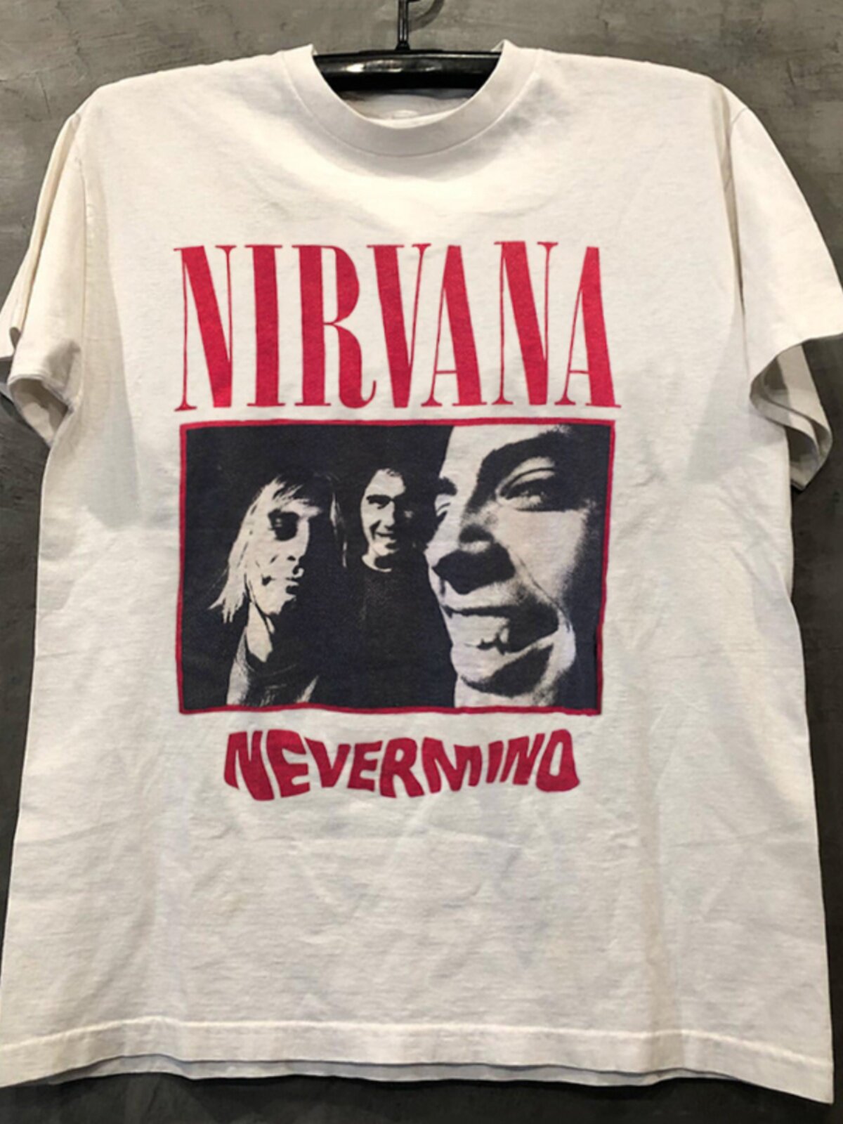 Vintage Rock Band Graphic Cotton T-Shirt – Unisex Drop Shoulder & Regular – Japanese vintage | yamalin clothes | Yamalinclothes