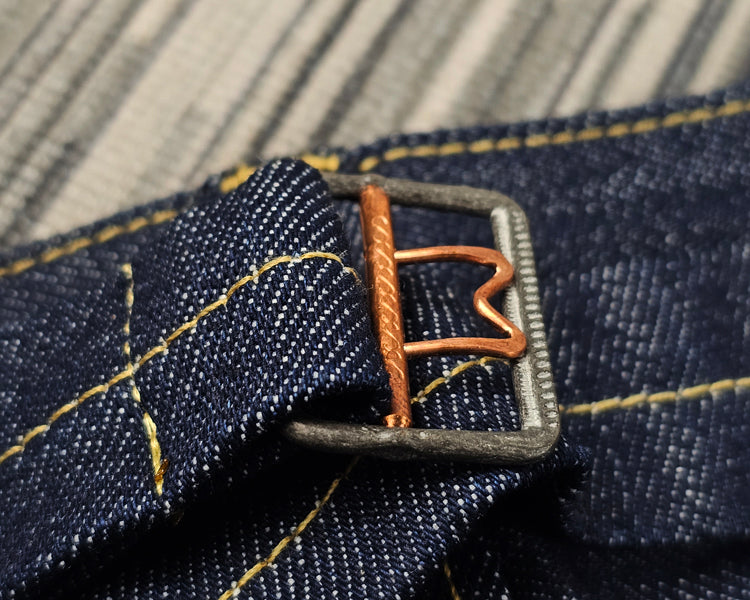 replica red ear air-spun indigo tannins loose high-rise Paris button jeans