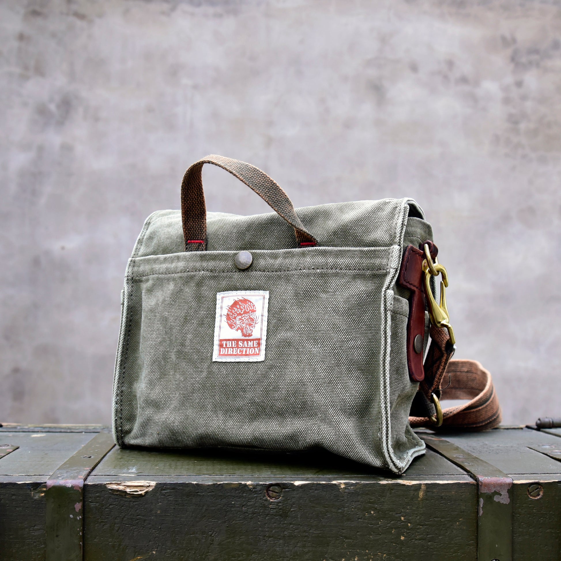 Vintage Washed Canvas Messenger Bag – Military Workwear Crossbody Satchel | Japanese vintage | yamalin clothes | Yamalinclothes