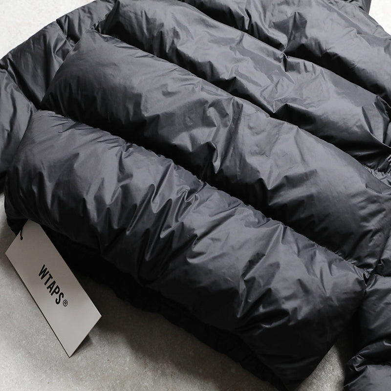 Ripstop nylon long sleeve light down jacket