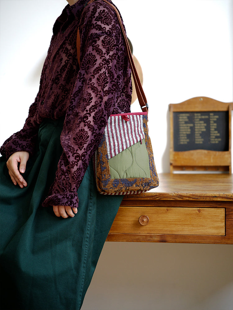 Original 2024 Autumn Winter New Wool Lightweight Crossbody Phone Bag Retro Niche Mini Bag