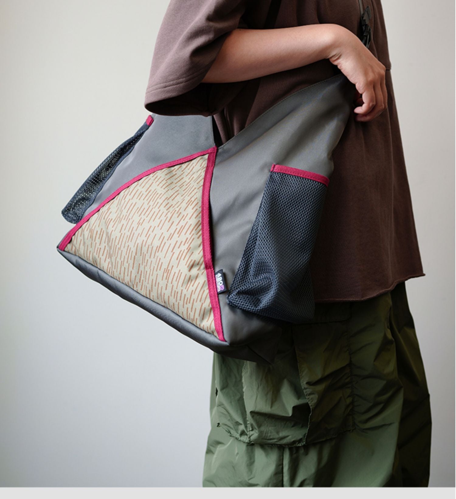 Original 2024 New Fashion Mountain Style Single Shoulder Bag Unisex Large Capacity Fashion Crossbody Bag