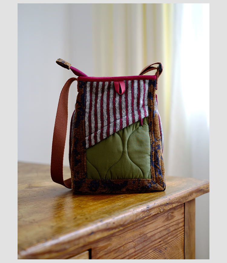 Original 2024 Autumn Winter New Wool Lightweight Crossbody Phone Bag Retro Niche Mini Bag