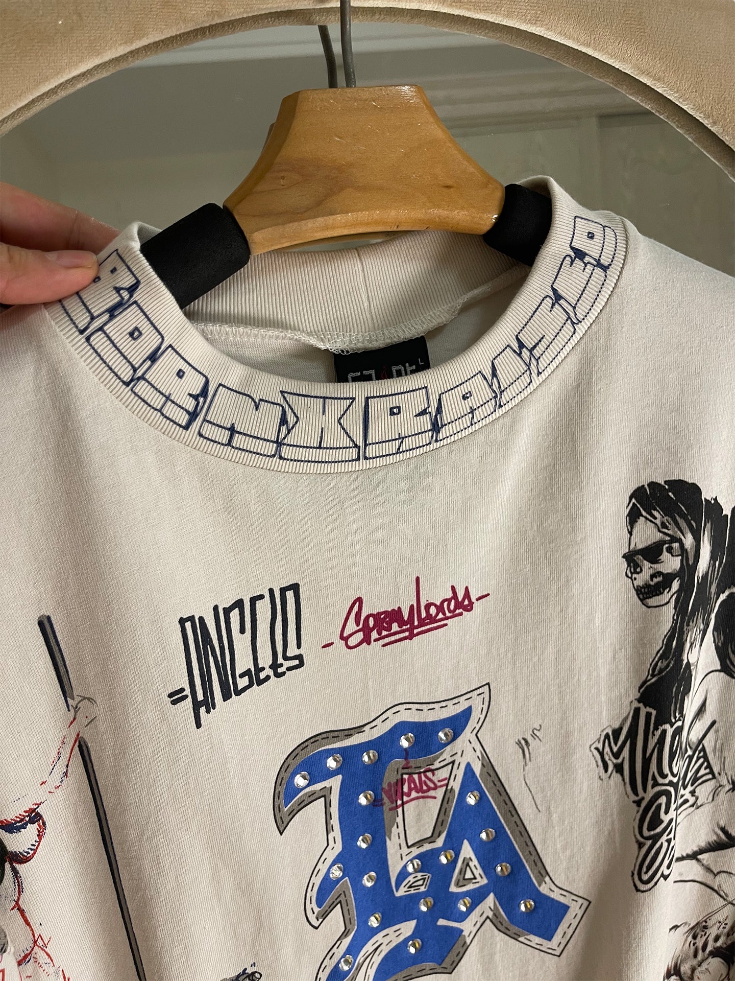 Quan Zhilong “Saint Michael” Rhinestone Graffiti Long-Sleeve Tee – Unisex Streetwear Vintage Base