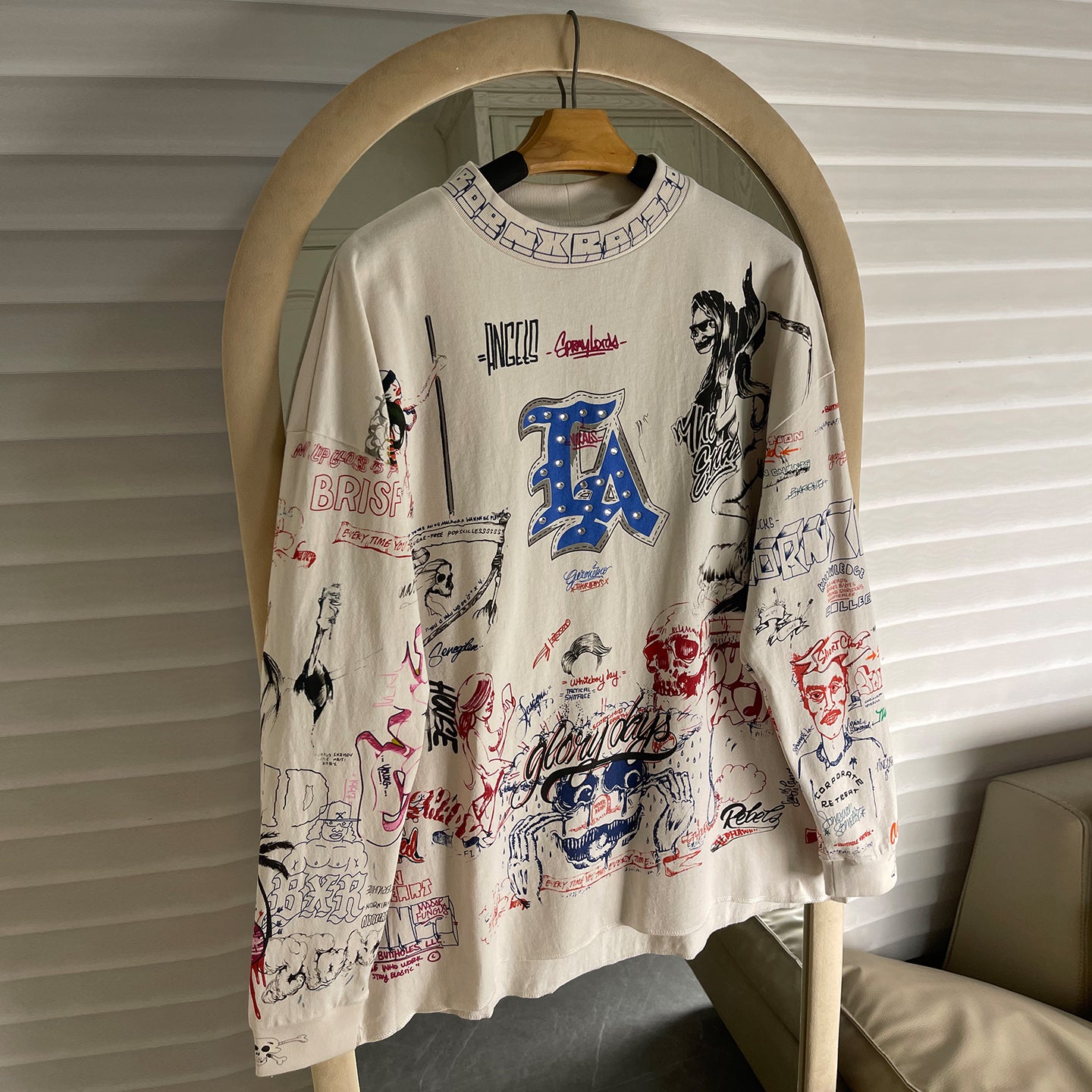 Quan Zhilong “Saint Michael” Rhinestone Graffiti Long-Sleeve Tee – Unisex Streetwear Vintage Base