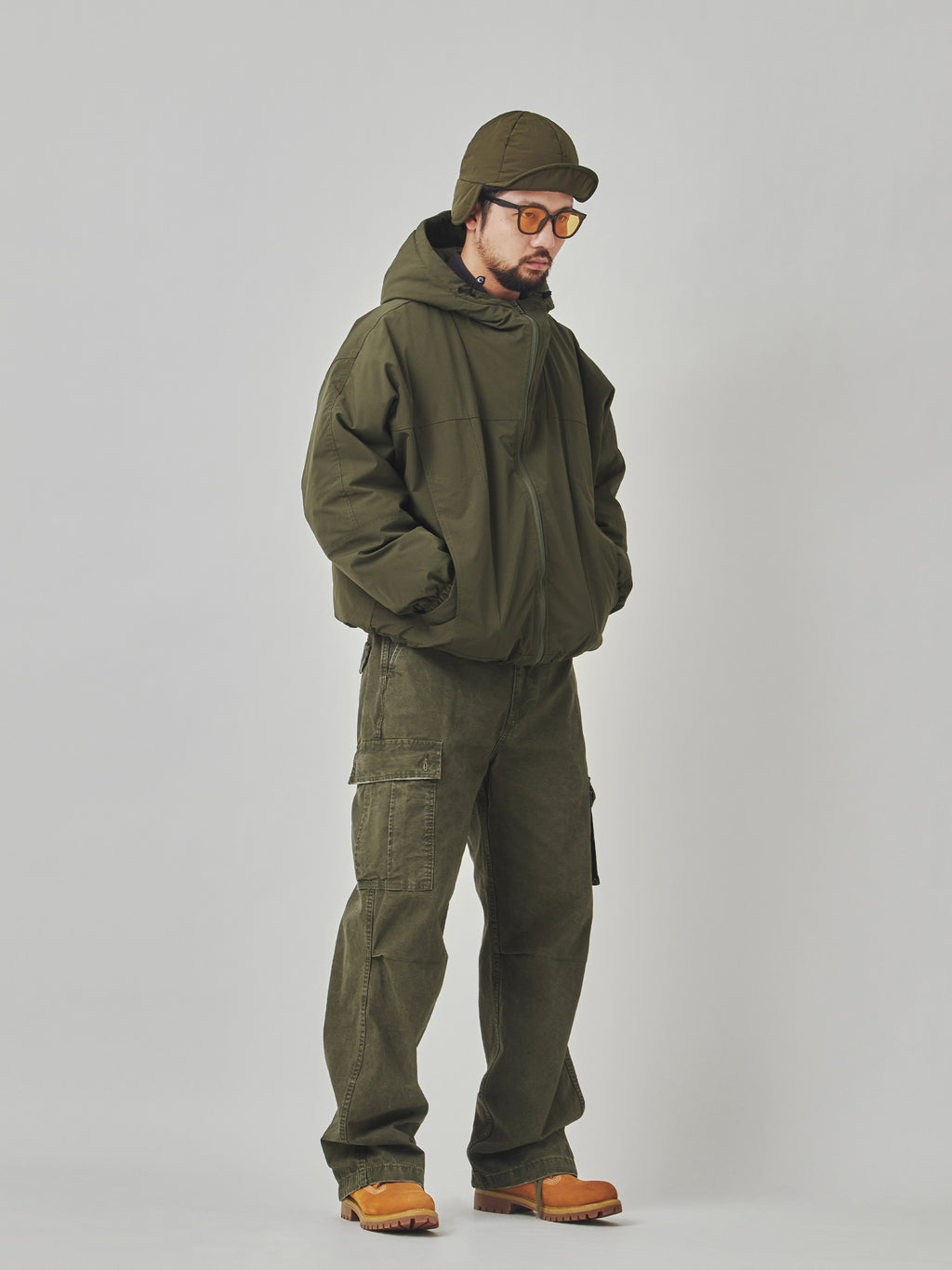 Army Green Hooded Short Down Jacket – Loose Fit Cold-Resistant Puffer (Unisex)