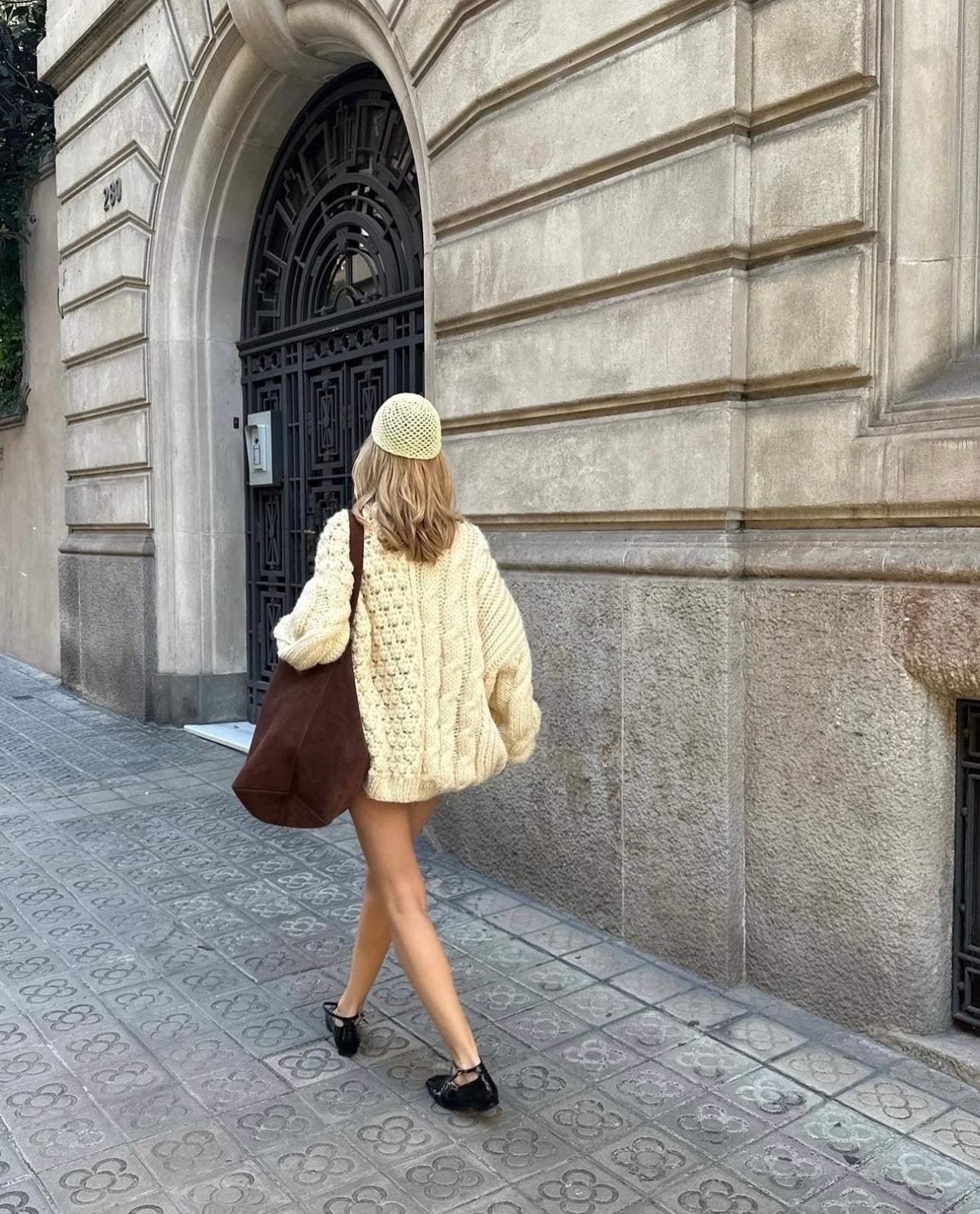 Hand-Knitted Thick Yarn Loose Pullover – 2025 Autumn/Winter Lazy Style (Women)