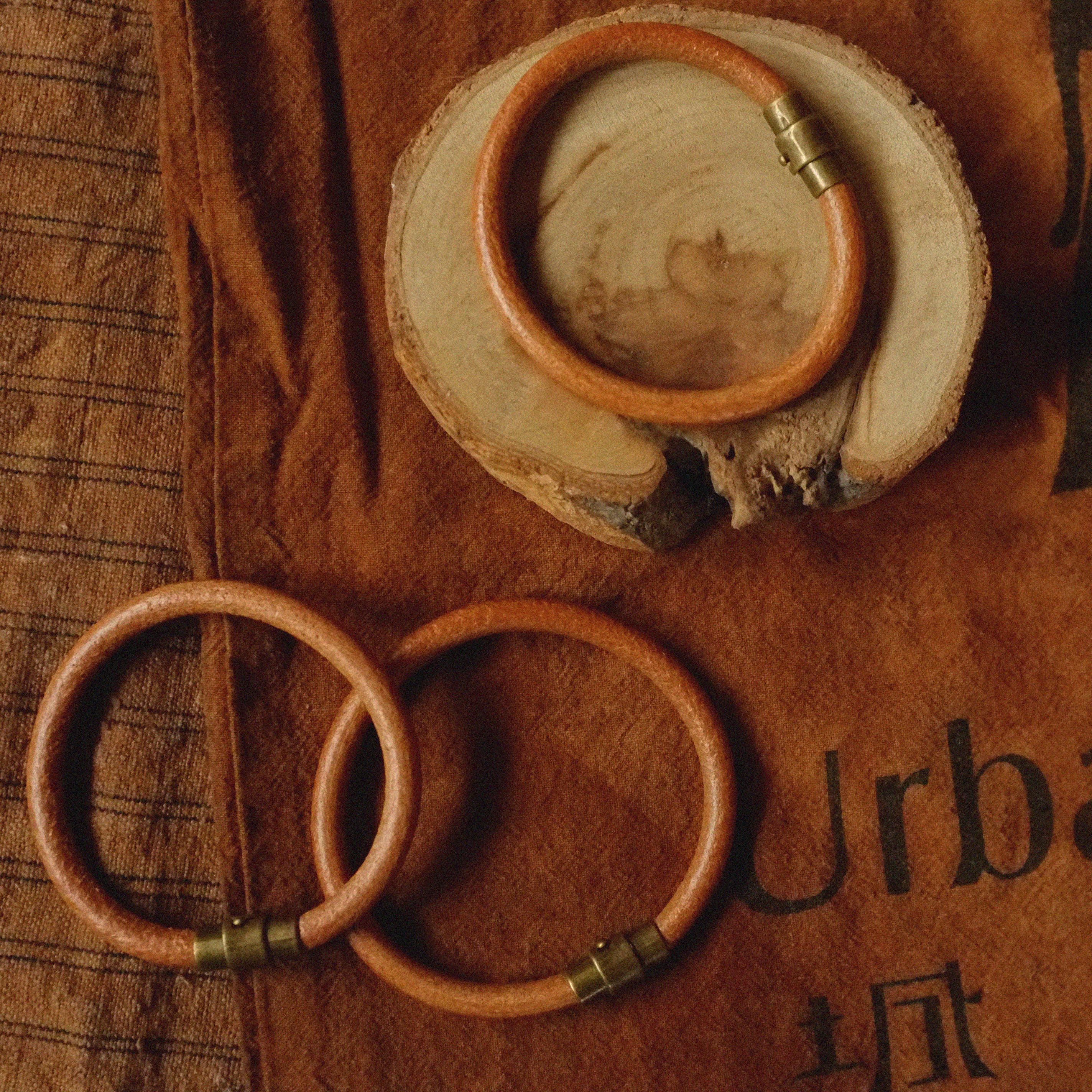 Handmade Vintage Cowhide Bracelet Takahashi Color-Retaining Brass Magnetic Leather Bracelet Couple Leather Bracelet