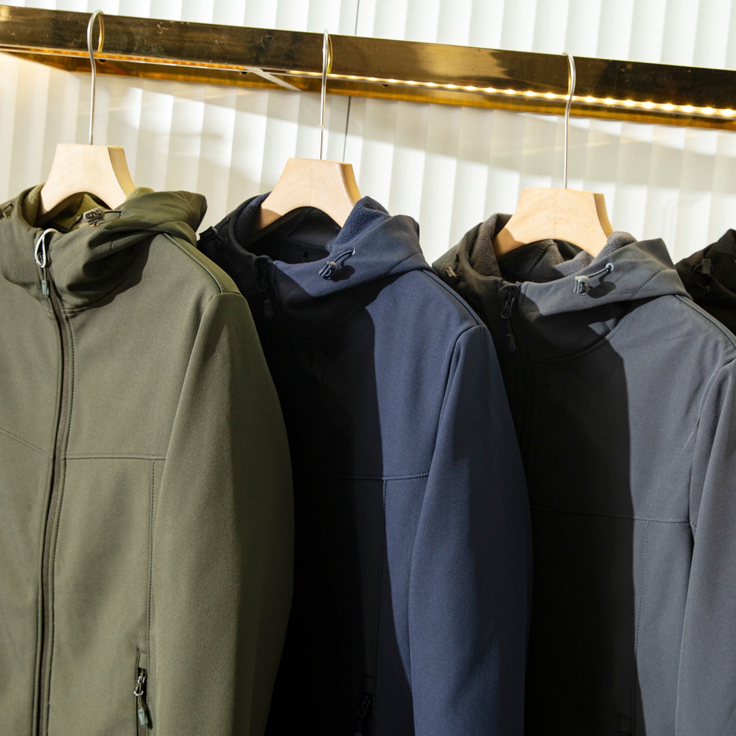 Men's Premium Fleece Thermal Soft Shell Jacket - Autumn Windproof Waterproof Thickened Hooded Coat