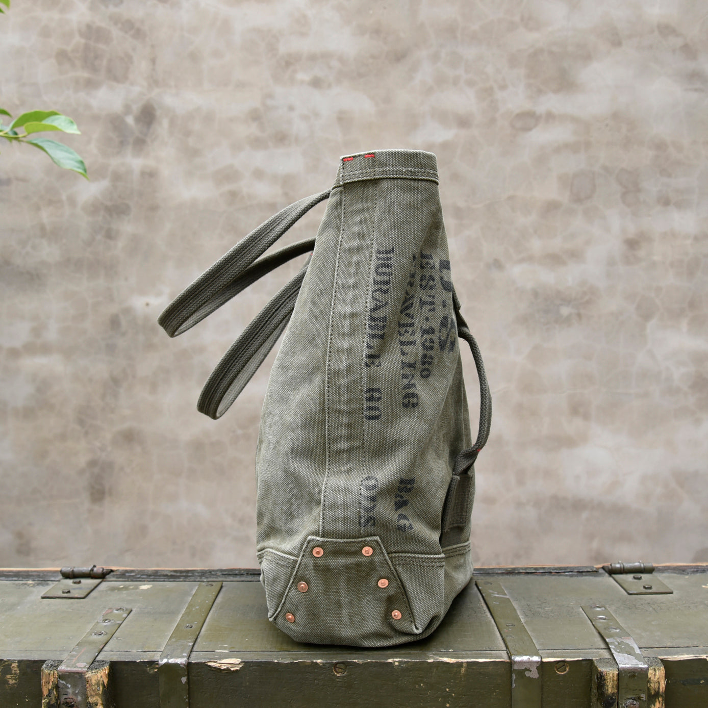 Heavy-Duty Washed Vintage Thickened Canvas Large Capacity Shoulder Bag Tote Bag