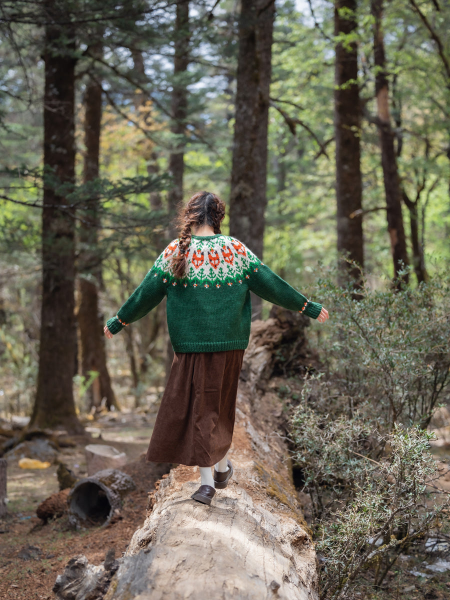 Nordic Forest Fox Chunky Knit Wool Cardigan – Handmade Iceland Style (Women)