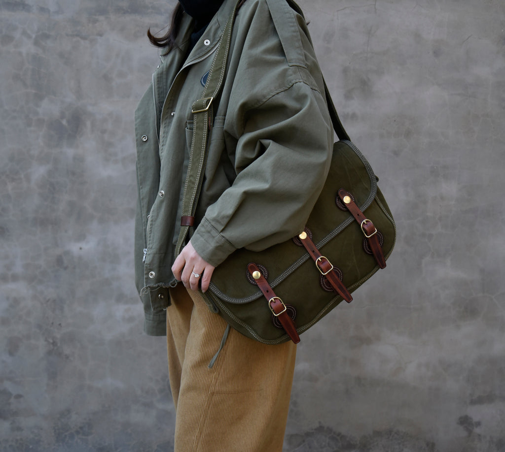 Heavy-Duty Washed Vintage Canvas with Top Layer Cowhide Single Shoulder Crossbody Bag Travel Bag Cycling Bag Large Three Yuan Bag