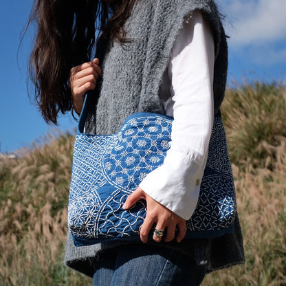 Blue and White Heavy Craft Group Flower Sashiko YKK Zipper Large Capacity Pure Handmade Blue Dyed Crossbody Bag