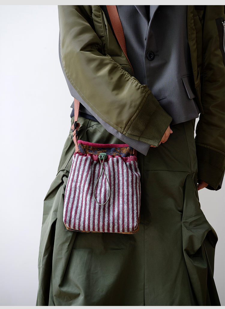 Original 2024 Autumn Winter New Wool Lightweight Crossbody Phone Bag Retro Niche Mini Bag