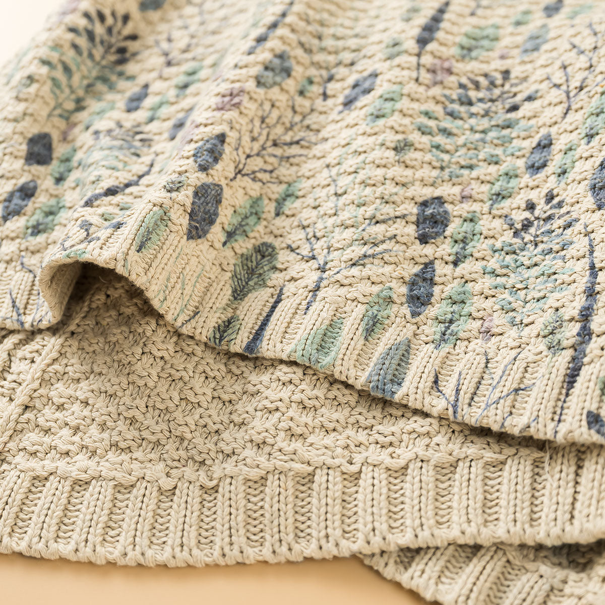 Japanese Style Printed V-Neck Cotton Double-Breasted Knit Vest – Loose Retro Button Detail