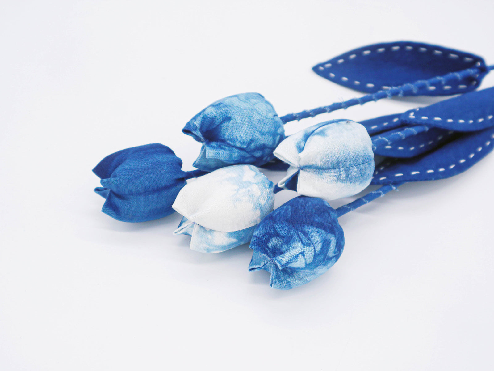 Tie-Dye Creative Gift Tulip Handmade DIY Fabric Artificial Flower Blue-Dye Environmental Creative Home Decor Homestay Soft Decoration Ornament