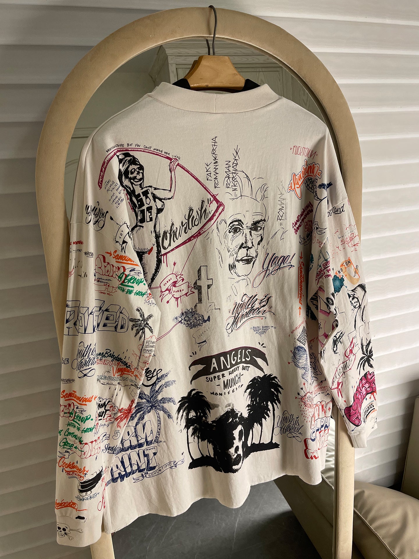 Quan Zhilong “Saint Michael” Rhinestone Graffiti Long-Sleeve Tee – Unisex Streetwear Vintage Base